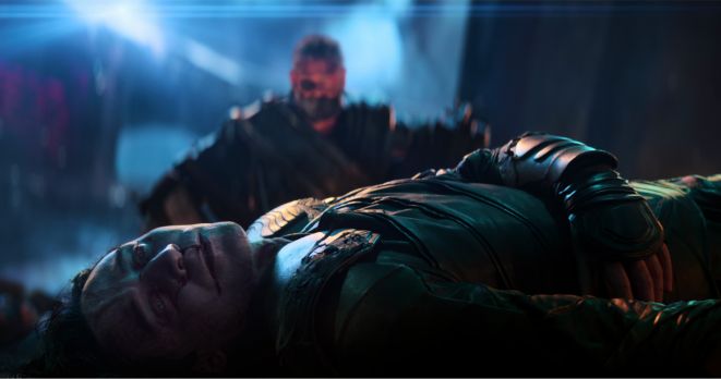 Režiséři Infinity War: Loki je rozhodně mrtvý, Chris Evans ještě s MCU není hotový